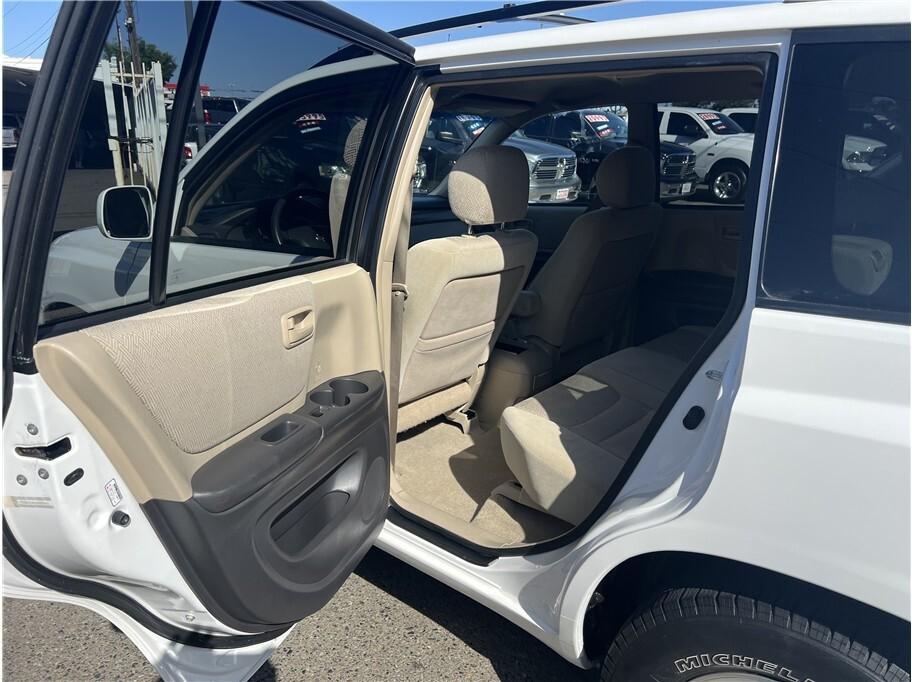 used 2002 Toyota Highlander car, priced at $10,995