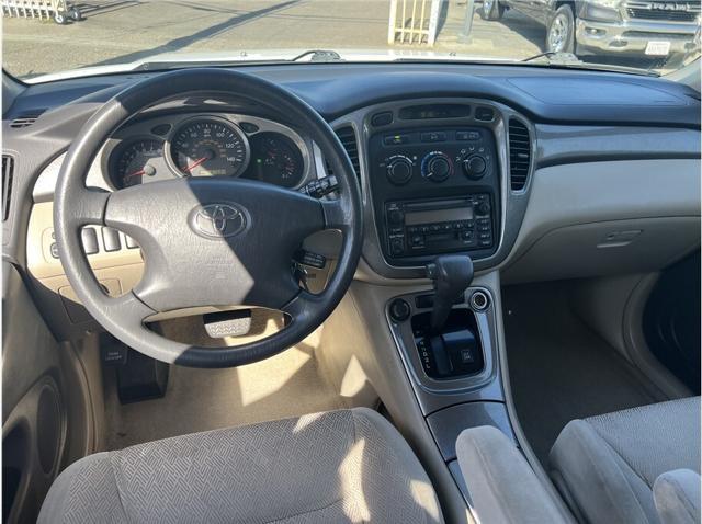 used 2002 Toyota Highlander car, priced at $10,995