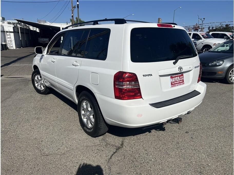 used 2002 Toyota Highlander car, priced at $10,995