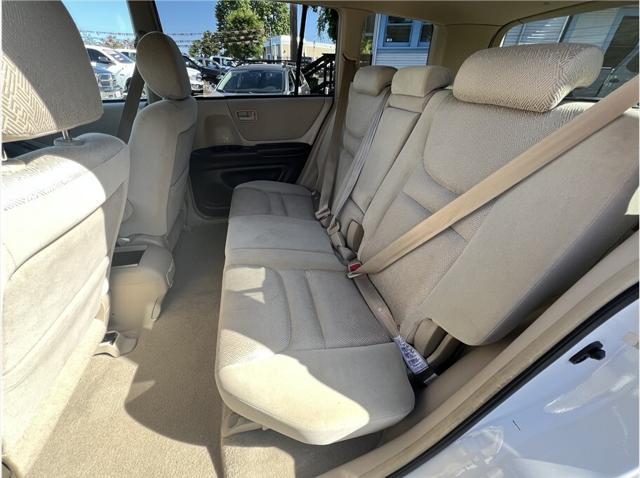 used 2002 Toyota Highlander car, priced at $10,995