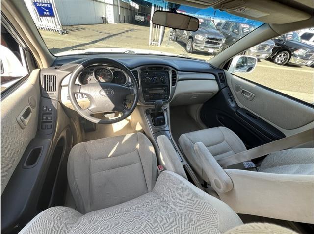 used 2002 Toyota Highlander car, priced at $10,995