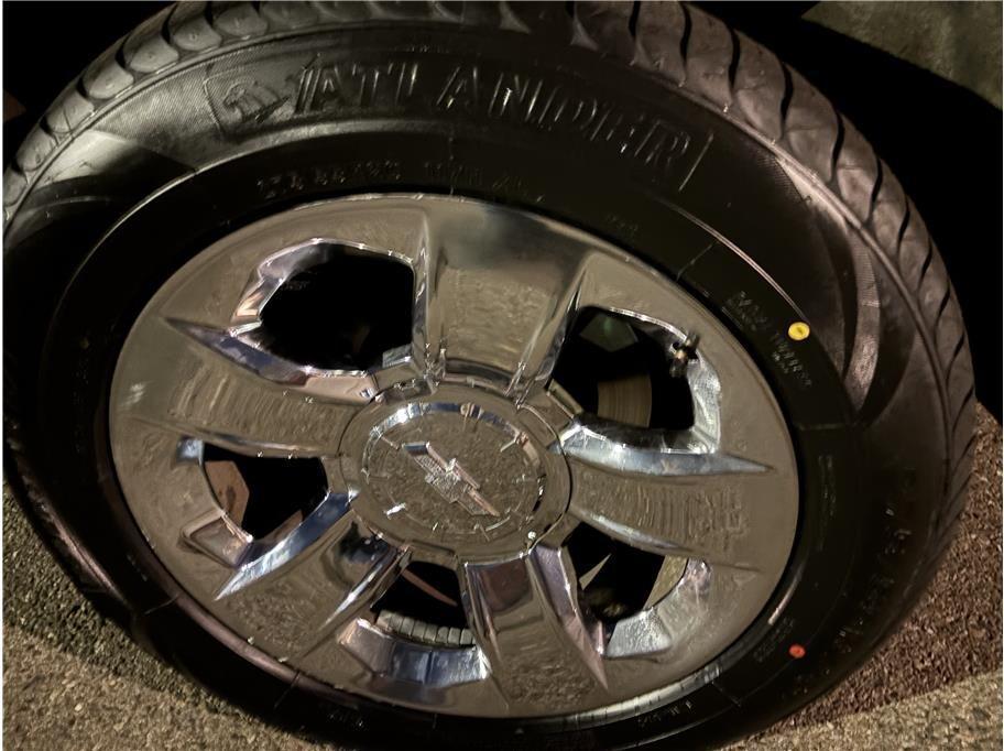 used 2015 Chevrolet Suburban car, priced at $18,995