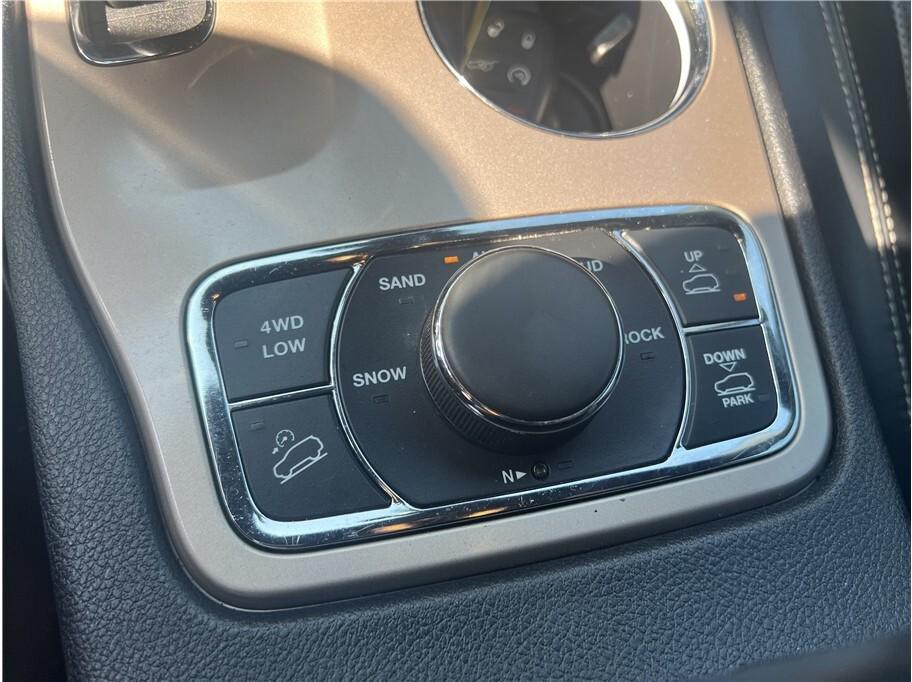 used 2015 Jeep Grand Cherokee car, priced at $14,995