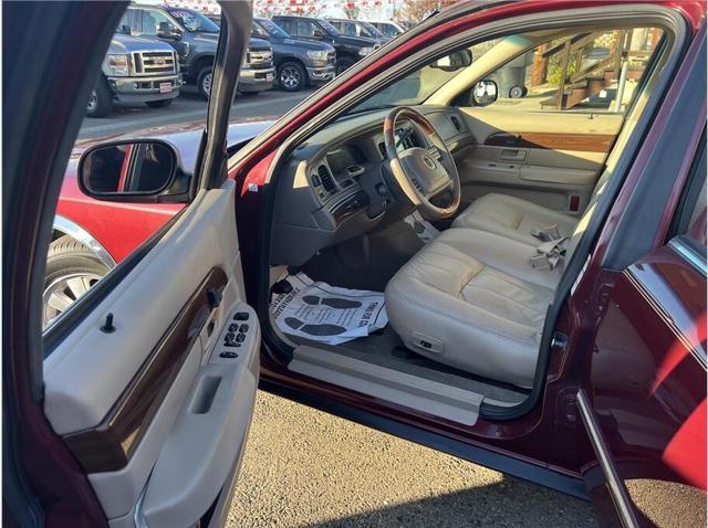 used 2004 Mercury Grand Marquis car, priced at $4,995