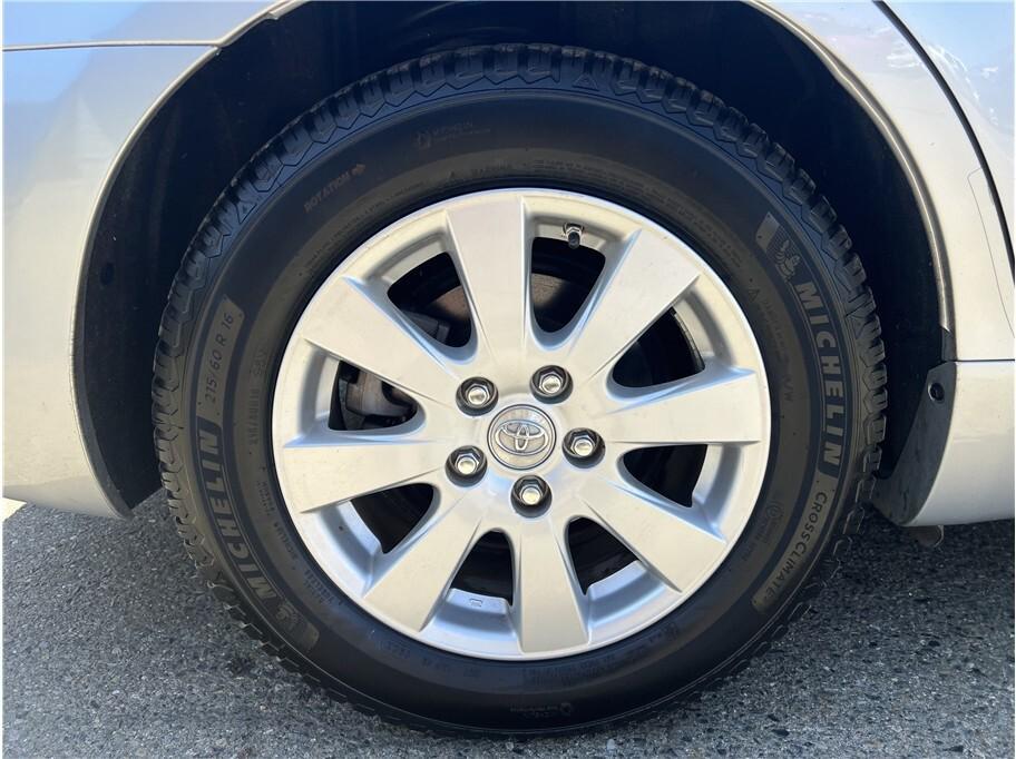 used 2007 Toyota Camry Hybrid car, priced at $13,995