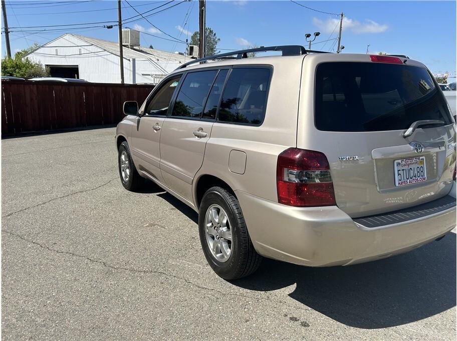 used 2006 Toyota Highlander car, priced at $8,995