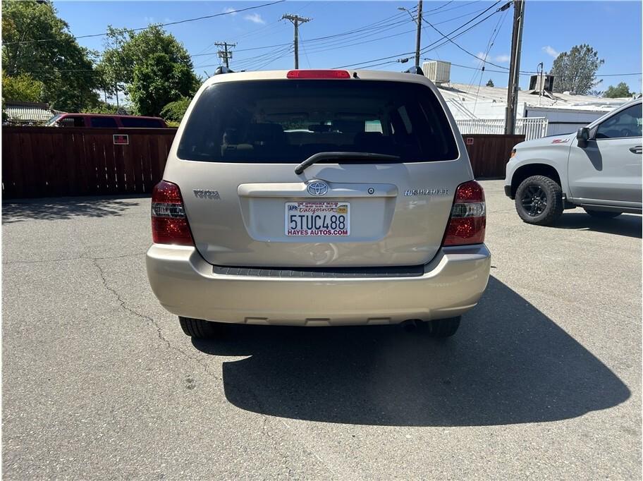used 2006 Toyota Highlander car, priced at $8,995