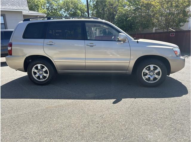 used 2006 Toyota Highlander car, priced at $8,995