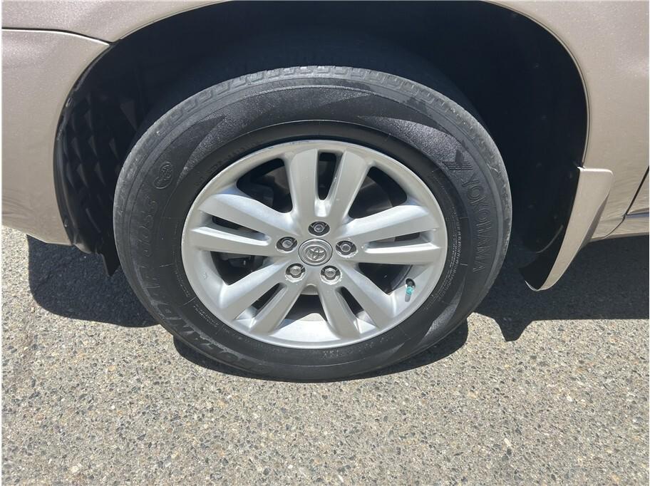 used 2006 Toyota Highlander Hybrid car, priced at $7,995