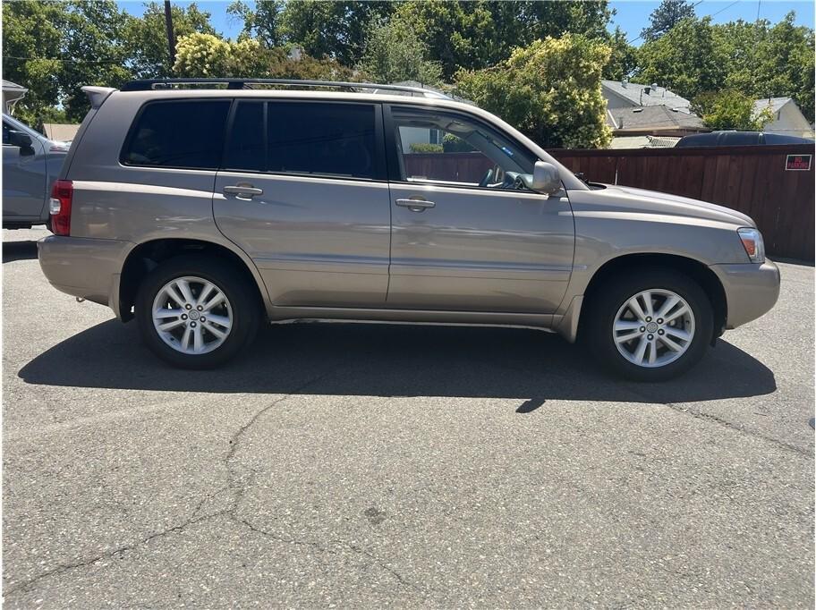 used 2006 Toyota Highlander Hybrid car, priced at $7,995