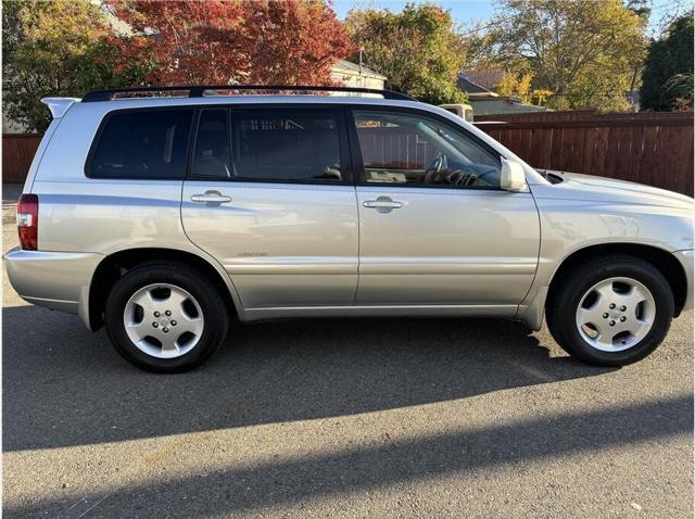 used 2006 Toyota Highlander car, priced at $9,995