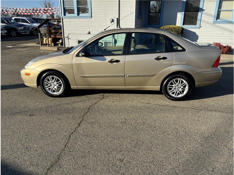 used 2000 Ford Focus car, priced at $4,995