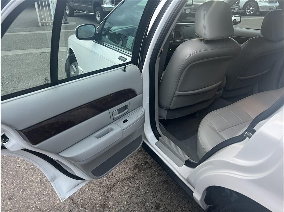 used 2004 Mercury Grand Marquis car, priced at $6,995