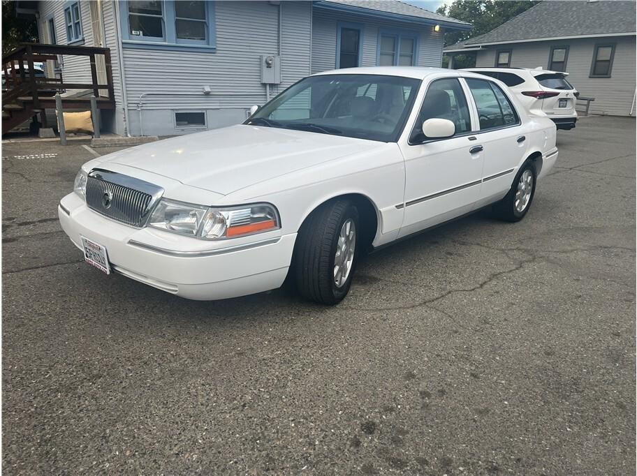 used 2004 Mercury Grand Marquis car, priced at $6,995