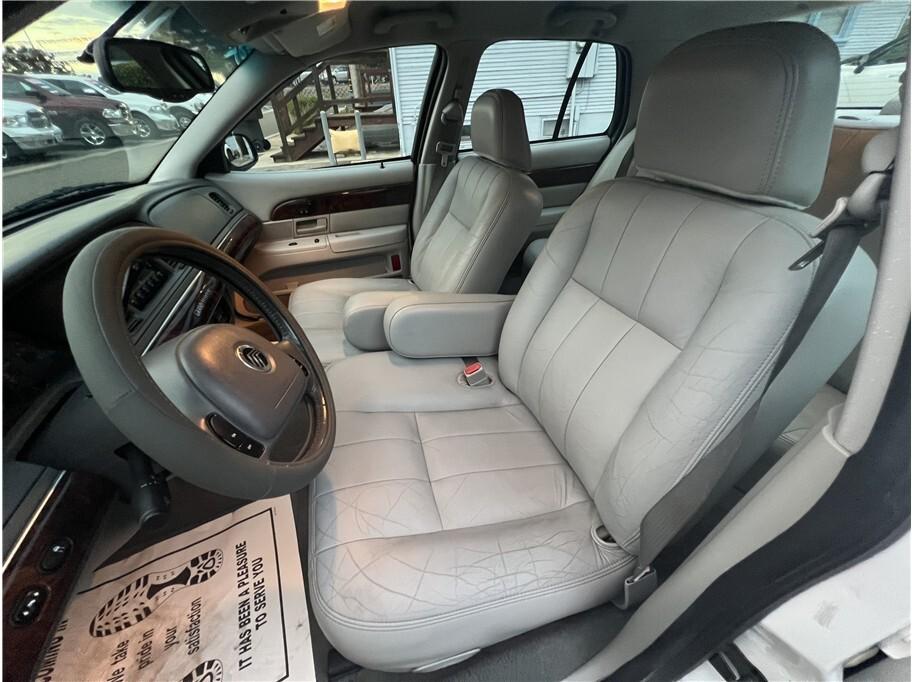 used 2004 Mercury Grand Marquis car, priced at $6,995