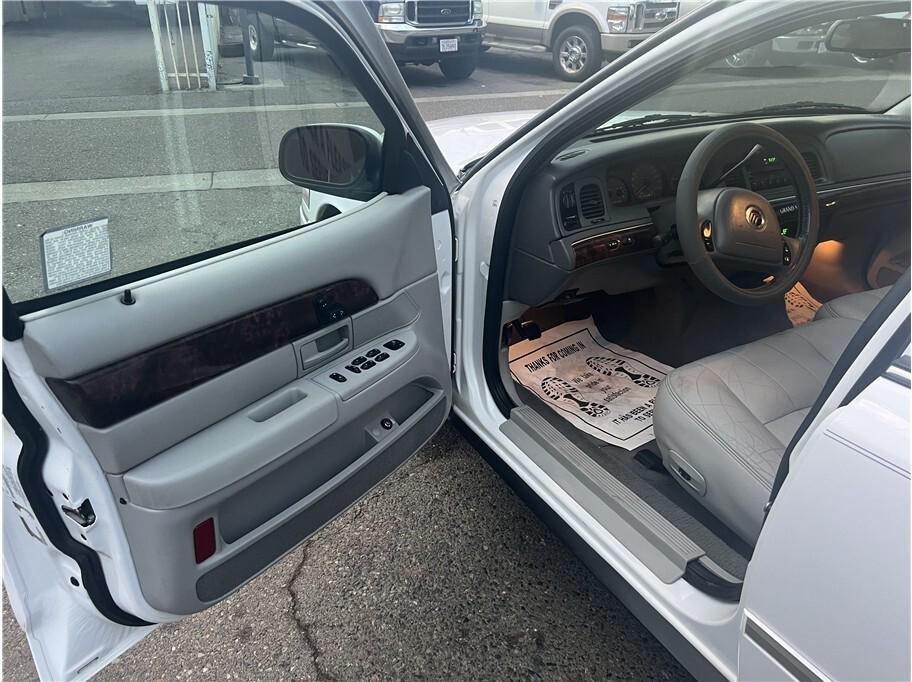 used 2004 Mercury Grand Marquis car, priced at $6,995