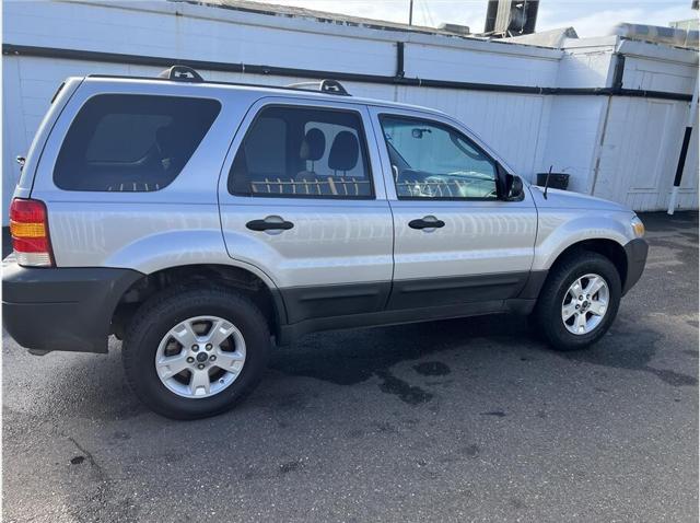 used 2005 Ford Escape car, priced at $3,995