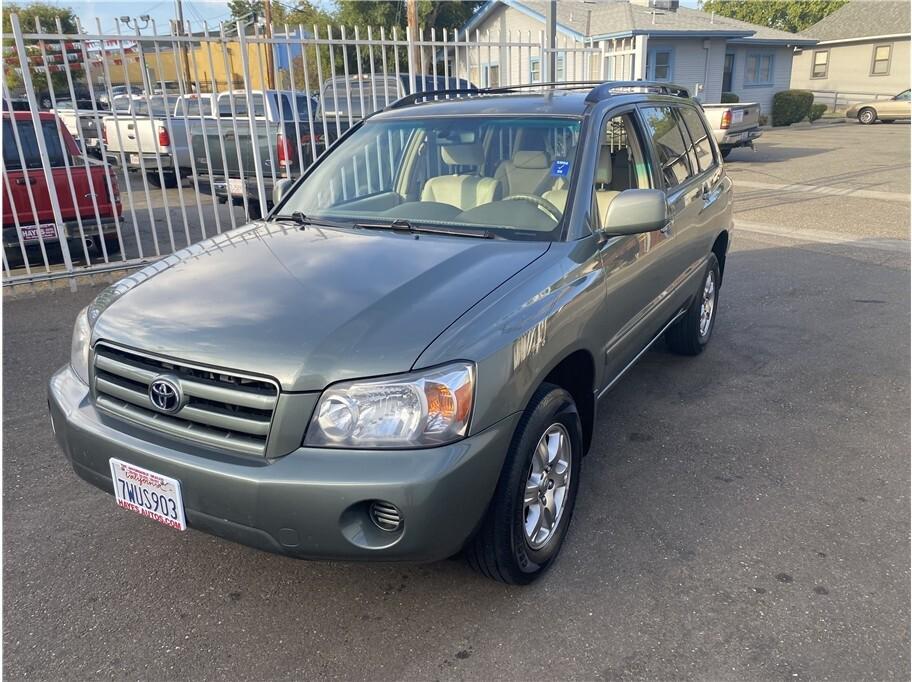used 2007 Toyota Highlander car, priced at $7,995