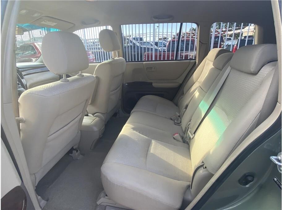 used 2007 Toyota Highlander car, priced at $7,995