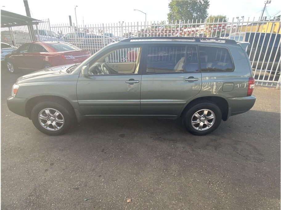 used 2007 Toyota Highlander car, priced at $7,995