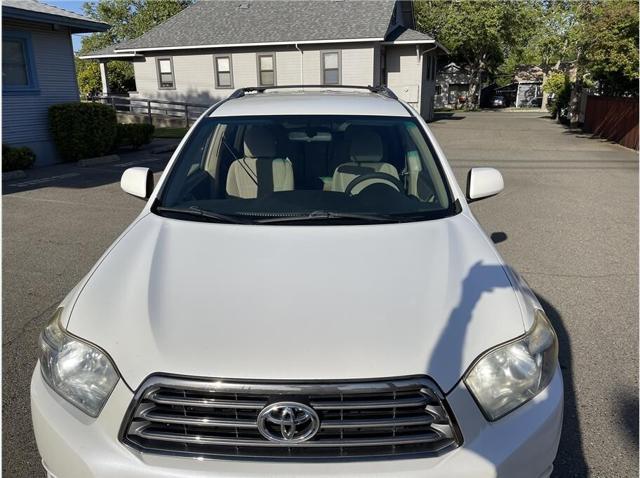 used 2008 Toyota Highlander car, priced at $9,895