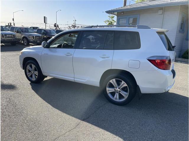 used 2008 Toyota Highlander car, priced at $9,895