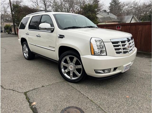 used 2014 Cadillac Escalade car, priced at $24,995