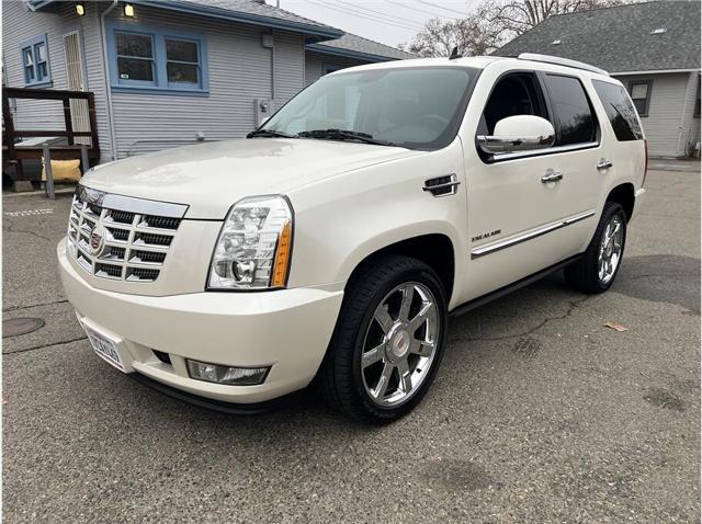 used 2014 Cadillac Escalade car, priced at $24,995