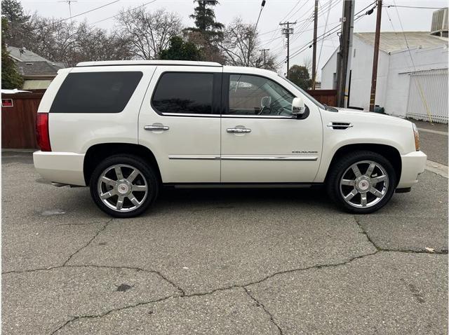 used 2014 Cadillac Escalade car, priced at $24,995