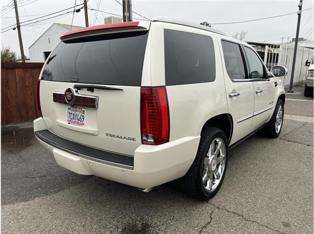 used 2014 Cadillac Escalade car, priced at $24,995