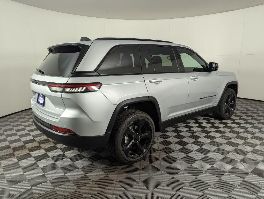 new 2025 Jeep Grand Cherokee car, priced at $44,880