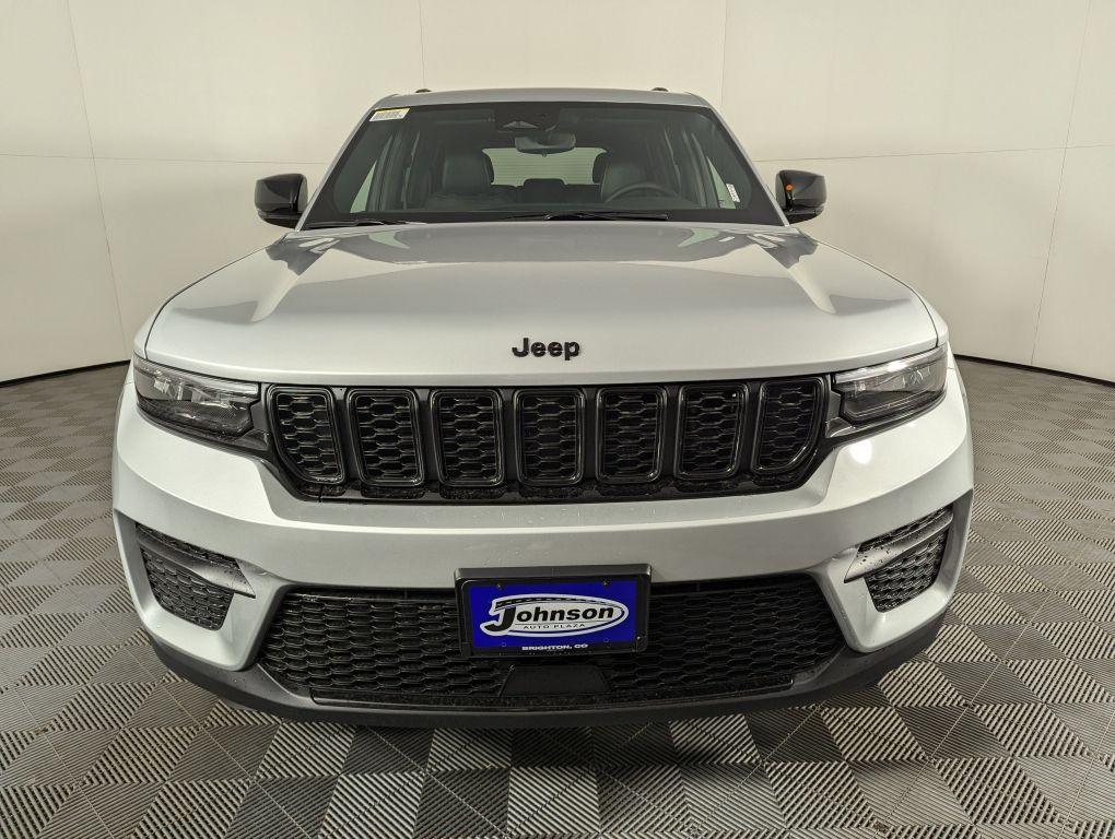 new 2025 Jeep Grand Cherokee car, priced at $44,880