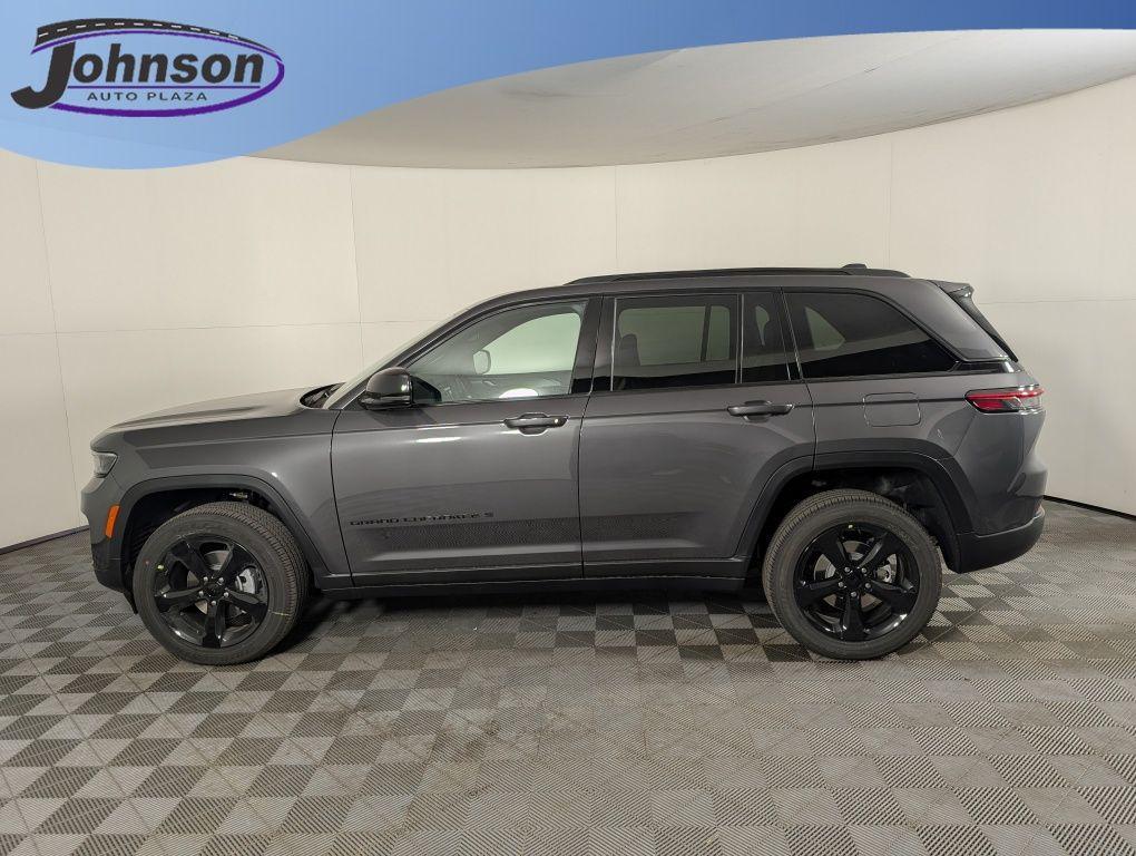 new 2025 Jeep Grand Cherokee car, priced at $43,903