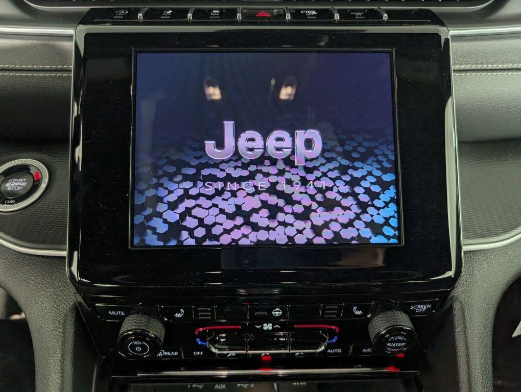 new 2025 Jeep Grand Cherokee car, priced at $44,880