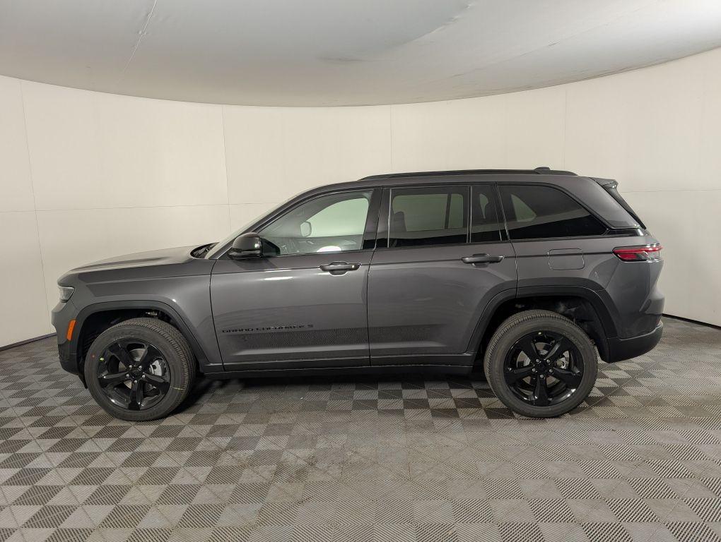 new 2025 Jeep Grand Cherokee car, priced at $44,880