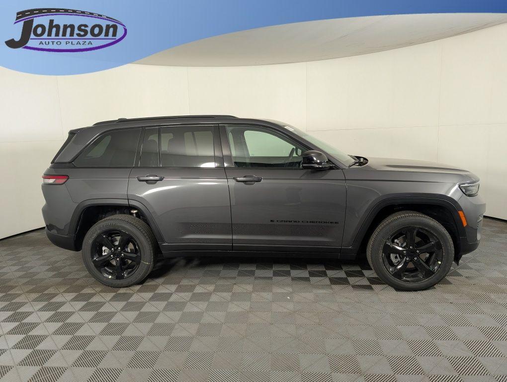 new 2025 Jeep Grand Cherokee car, priced at $43,903