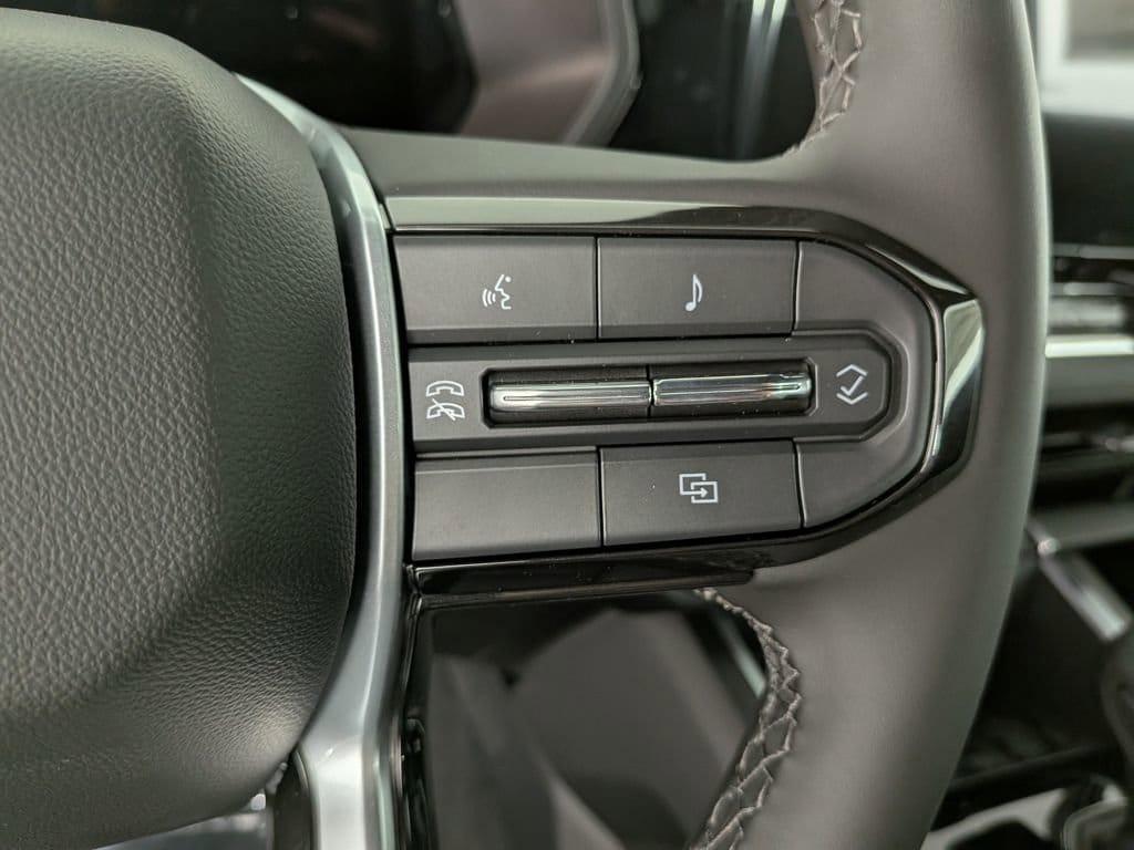new 2025 Chevrolet Colorado car, priced at $39,134