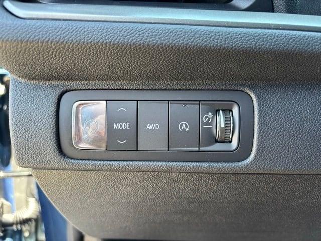 new 2025 Chevrolet Traverse car, priced at $50,229