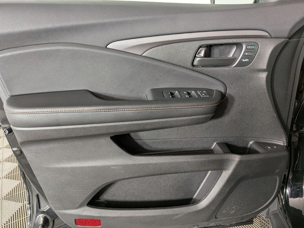 used 2023 Honda Passport car, priced at $34,567