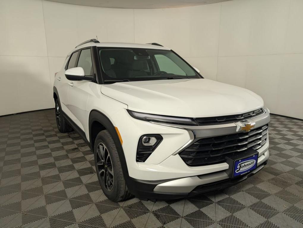 new 2025 Chevrolet TrailBlazer car, priced at $30,246