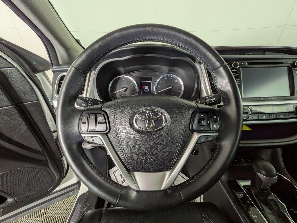 used 2018 Toyota Highlander car, priced at $27,488