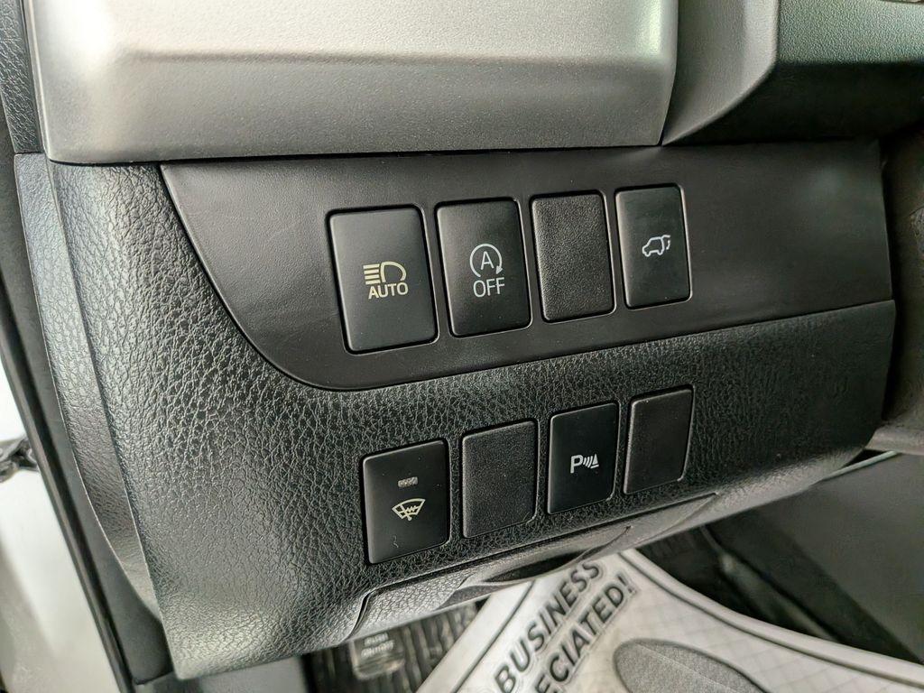 used 2018 Toyota Highlander car, priced at $27,488