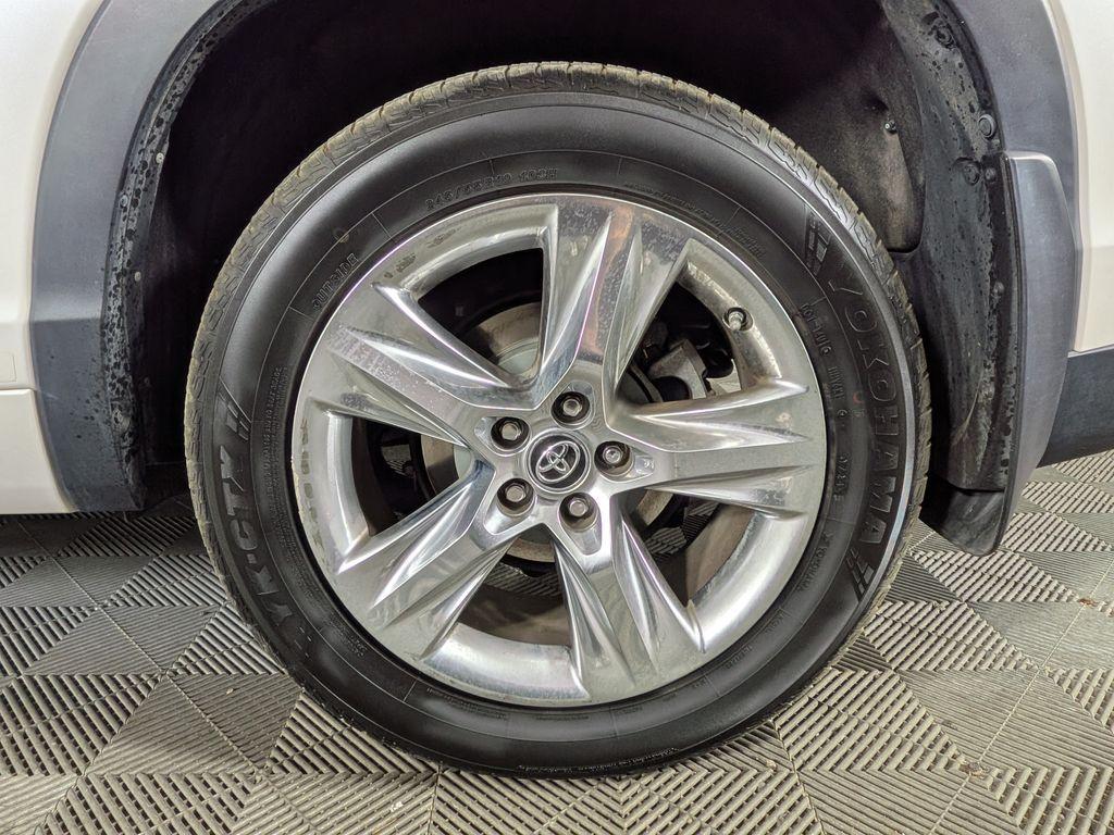 used 2018 Toyota Highlander car, priced at $27,488