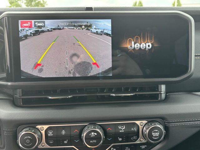 new 2025 Jeep Wrangler car, priced at $55,197