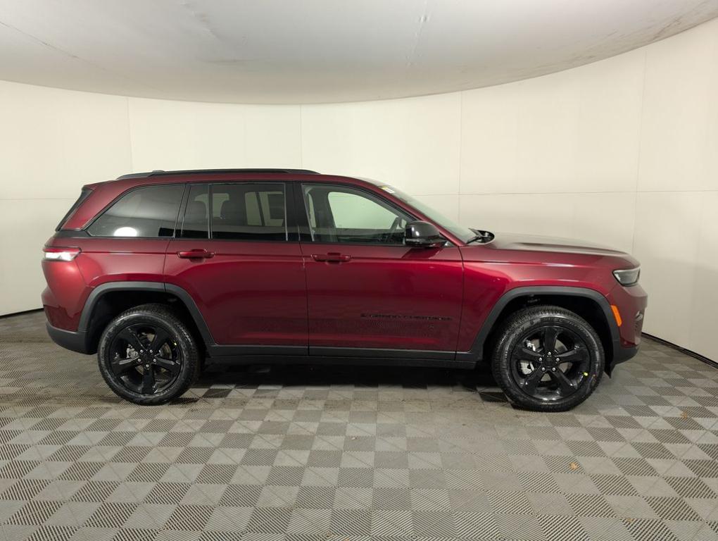 new 2025 Jeep Grand Cherokee car, priced at $52,338