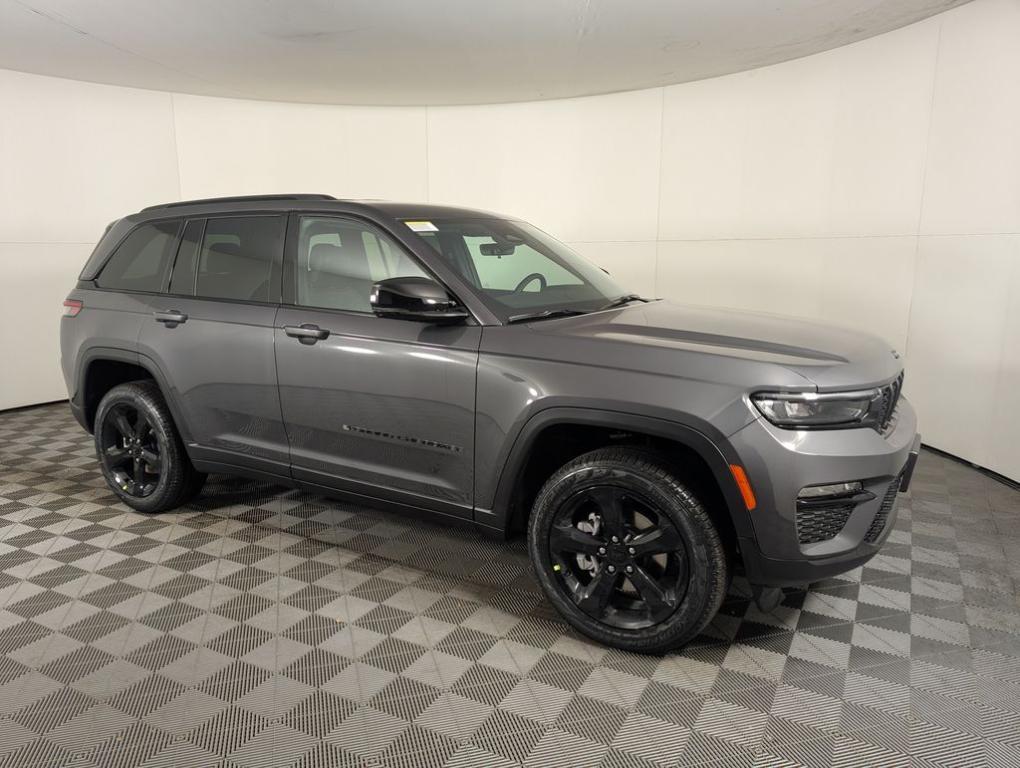 new 2025 Jeep Grand Cherokee car, priced at $47,491