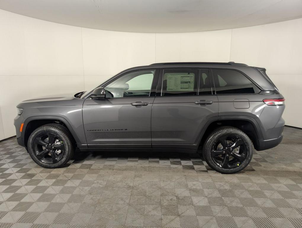 new 2025 Jeep Grand Cherokee car, priced at $47,491