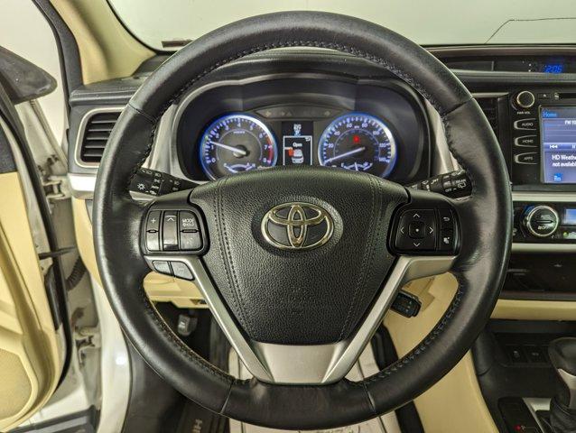 used 2015 Toyota Highlander car, priced at $19,488