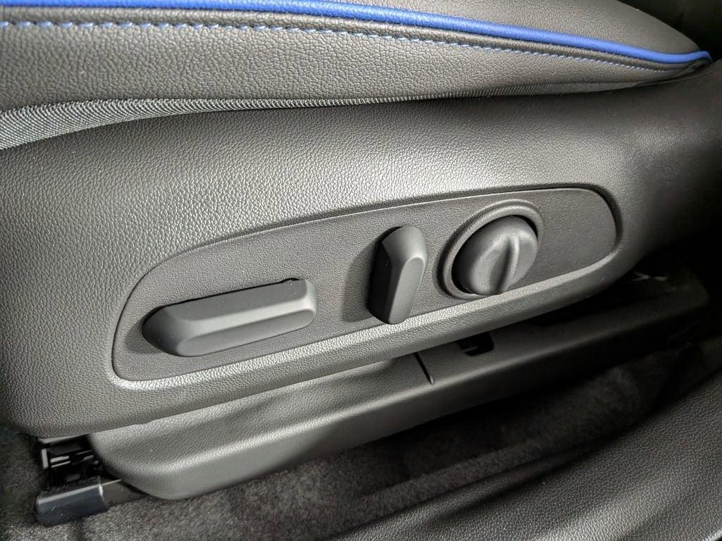 new 2025 Buick Envista car, priced at $27,521