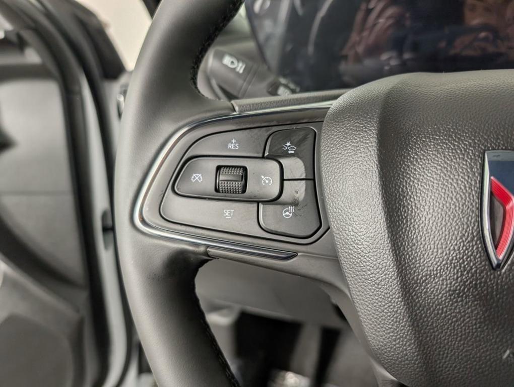 new 2025 Buick Envista car, priced at $26,139